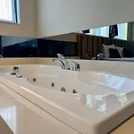 Burberry&sauna Whirlpool Turkish Bath Pool Bbq Βίλα *