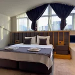 Burberry&sauna Whirlpool Turkish Bath Pool Bbq Βίλα