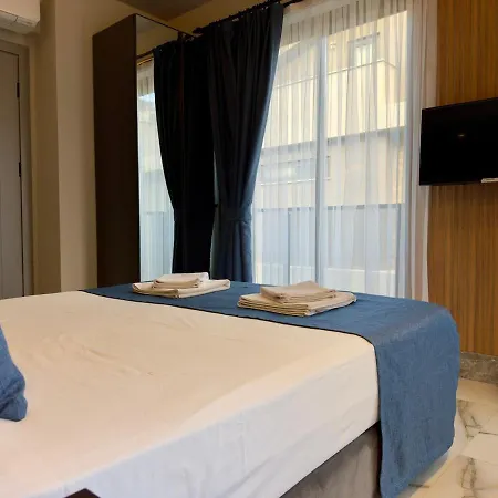 Sehir Merkezinde, Oezel Havuzlu, Saunali, Jakuzili, Tuerk Hamamli Ve Barbekuelue Muestakil Fethiye