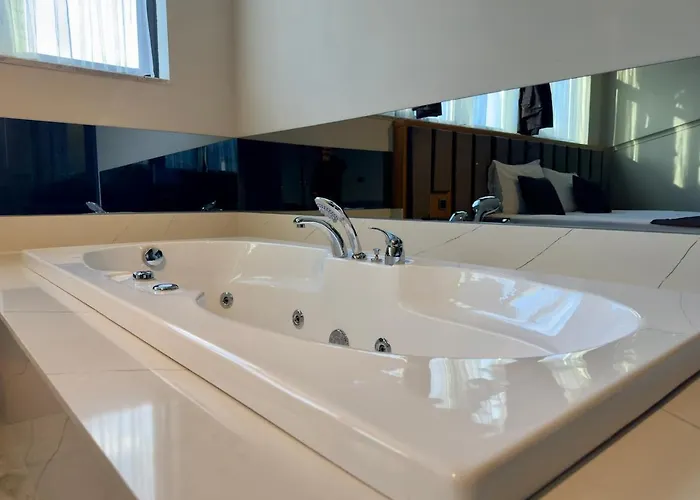 Burberry&sauna Whirlpool Turkish Bath Pool Bbq 别墅 *