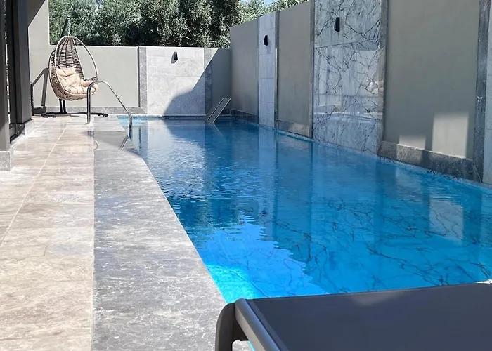 Burberry&sauna Whirlpool Turkish Bath Pool Bbq 别墅 费特希耶